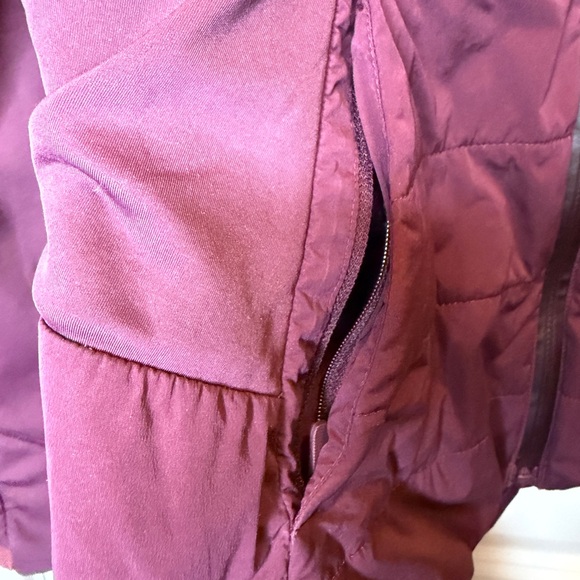 Lululemon DOWN FOR IT ALL JACKET 700 Down PrimaLoft Hoodie 4
burgandy - Picture 10 of 15